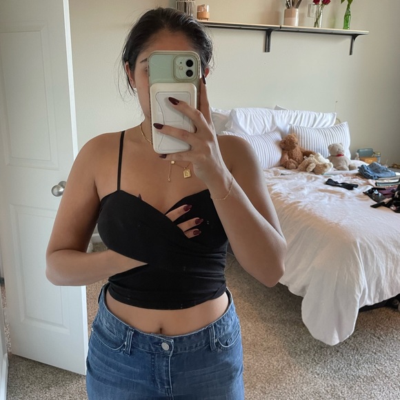 Criss cross black crop top - Picture 3 of 6